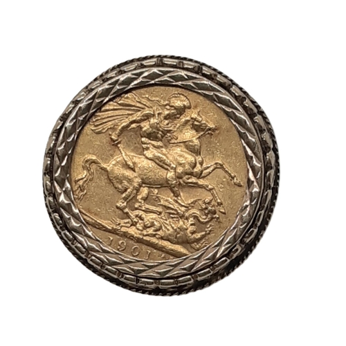 861 - Victoria (1837 - 1901) a gold full sovereign coin, 1901, mounted in 9ct yellow gold as a ring, 13.5g... 