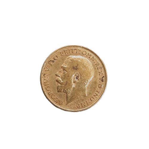 870 - George V (1910 - 1936) A gold half sovereign coin, 1914.