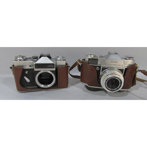 594 - A Collection of Vintage cameras, including a No 3-A Folding Pocket Kodak Model B-2 with it’s origina... 