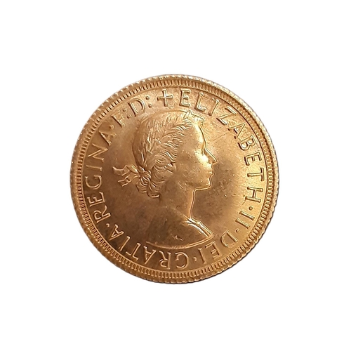 869 - Elizabeth II (1952 - 2022) A gold full sovereign coin, 1968.