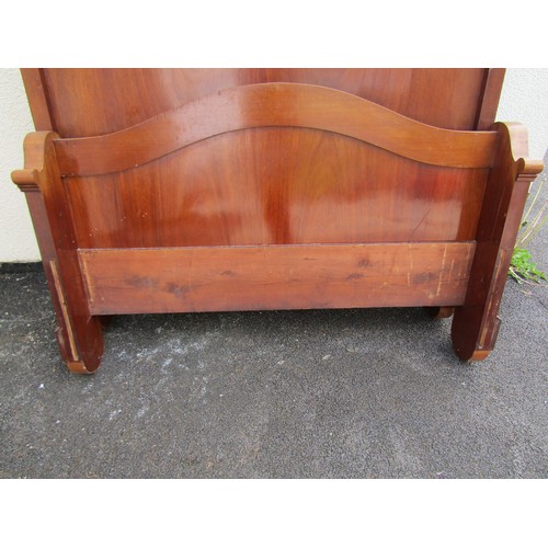 1678 - A good quality 19th century mahogany bed, with carved shell mounts.