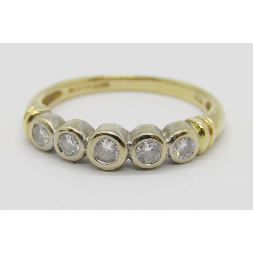 369 - 18ct five stone bezel set diamond ring, largest stone 0.10ct approx, maker 'SG', size N/O, 3.1g