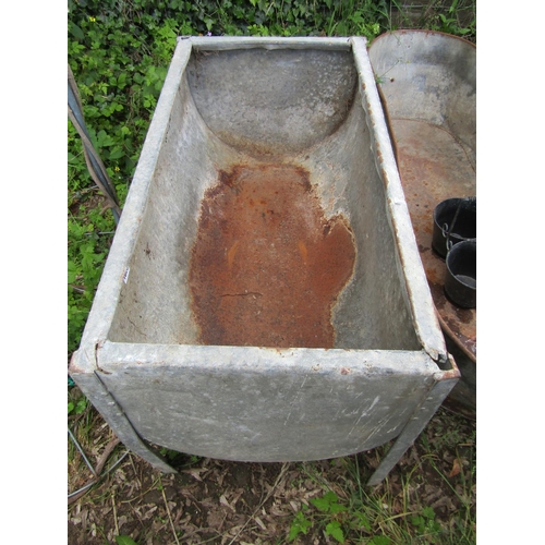 1028 - A vintage galvanised steel dairy trough, a galvanised baht, small garden incinerator, etc (AF)