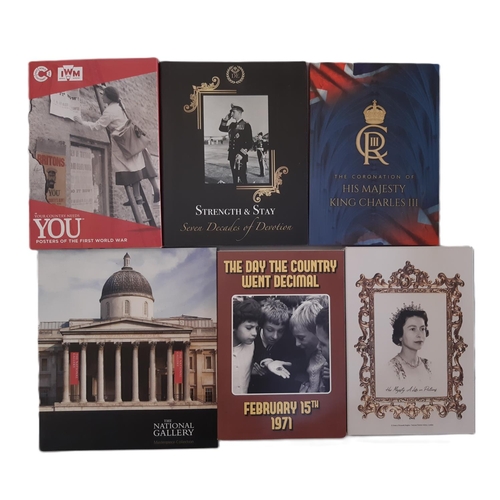 979 - A collection of commemorative and collectable British coinage, examples relating to the British Roya... 