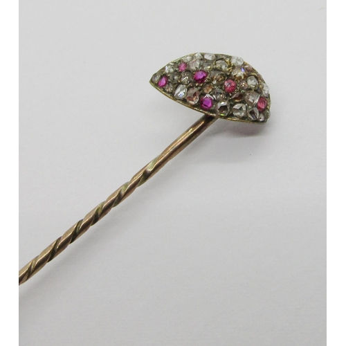 397 - A mixed group of jewellery to include a ruby and rose-cut diamond stick pin, a further quatrefoil pe... 