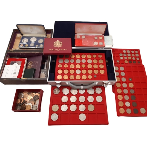 950 - Mixed British and world coinage, 17th century and later to include a Victoria Crown (1900), George V... 