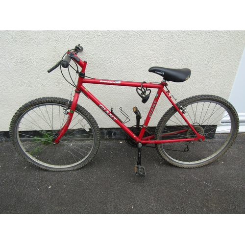 1745 - A vintage Giant Chicago mountain bike with shimano gearing