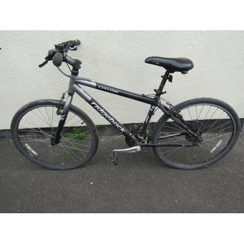 1746 - A Ridgeback cyclone mountain/hybrid bike