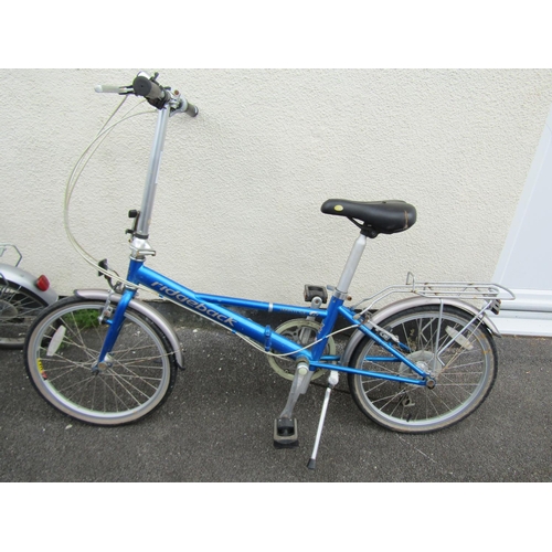 1749 - 2 folding bikes - A Raleigh and a Ridgeback model