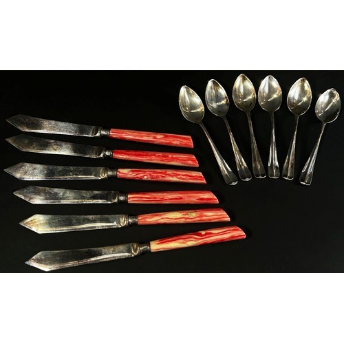 216 - A cased set of six silver teaspoons Sheffield 1938 maker Viner's Ltd, together with a cased set of s... 