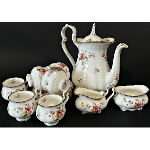 17 - A quantity of India Tree pattern tea/coffee and dinner wares to include teapots, plates, bowls, etc,... 