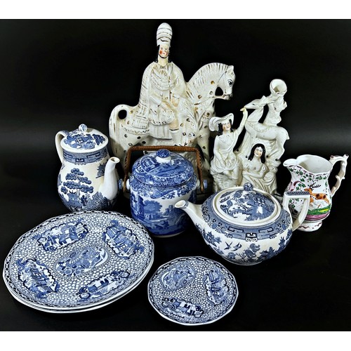 109 - Mixed decorative ceramics to include Staffordshire pottery figure groups, blue and white transfer pr... 