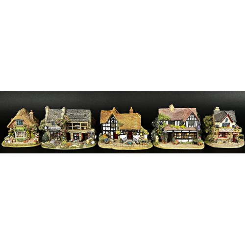 111 - A collection of Lilliput Lane model cottages (19) (sold on behalf of Break Charity with 100% of proc... 