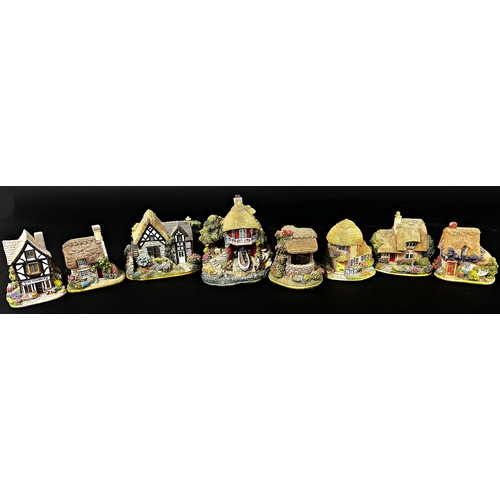 111 - A collection of Lilliput Lane model cottages (19) (sold on behalf of Break Charity with 100% of proc... 