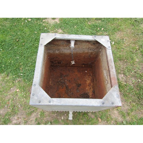 1193 - A vintage heavy gauge galvanised steel water tank of square cut form with pop riveted seams, 50 cm s... 