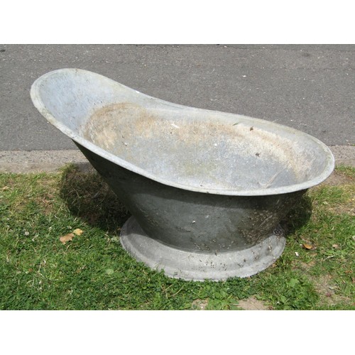 1235 - A galvanised tin hip bath