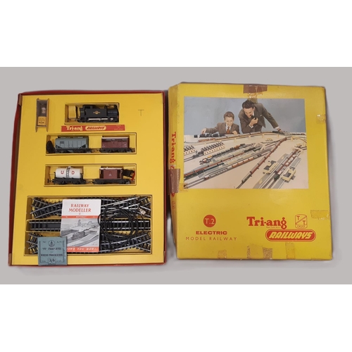 850 - TT gauge Triang T2 Electric Model Railway set circa 1957-64, in original box