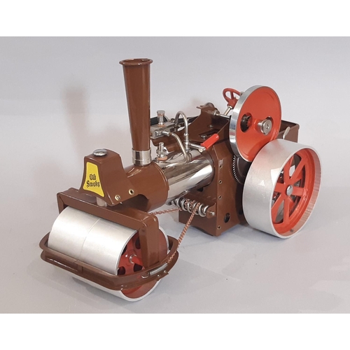 852 - 'Old Smoky' live steam roller / traction engine D36MS by Wilesco in original box