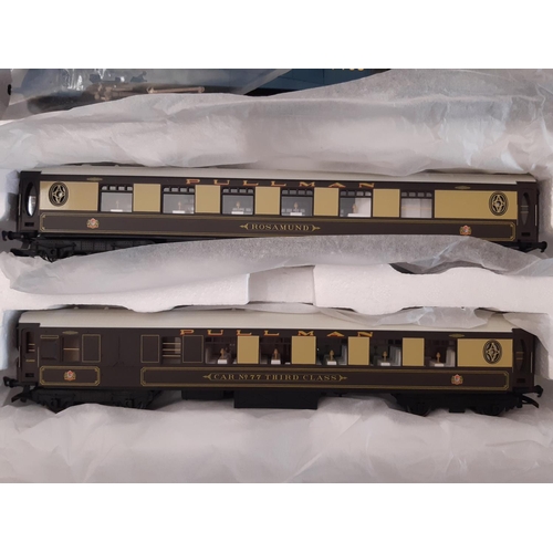 854 - 00 gauge Hornby box set R1202 'The Mallard Pullman' comprising locomotive, tender and 2 coaches, tra... 