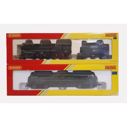 861 - Two 00 gauge boxed locomotives by Hornby from Railroad Series comprising R2880 Class 9F 2-10-0 in BR... 