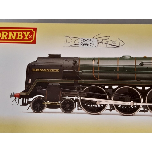 862 - 00 gauge R3236 steam locomotive by Hornby; Class 8 'Duke of Gloucester' 4-6-2 71000 in BR green with... 