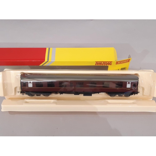 870 - Fifteen 00 gauge coaches in BR maroon from Hornby Railroad range comprising R4352, 2 x R4351, 2 x R4... 