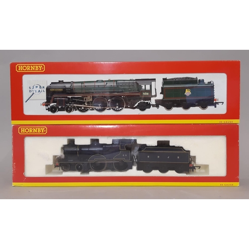 893 - Two 00 gauge boxed models by Hornby comprising R2387 'The Flying Dutchman' 4-6-2 locomotive  and ten... 