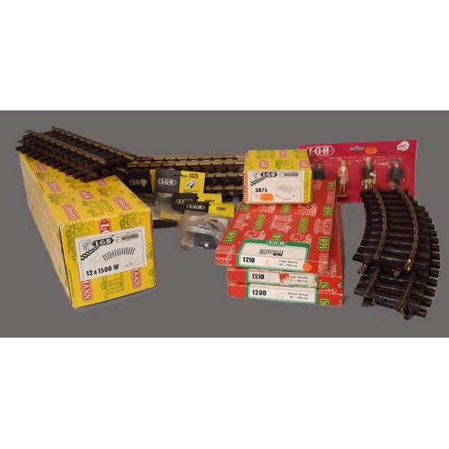 896 - A collection of  LGB (Lehmann-Gross-Bahn) G scale track and accessories comprising boxed track 1500W... 