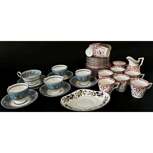 117 - Mixed 19th century and later tea and coffeewares to include examples by Royal Doulton, Wedgwood etc