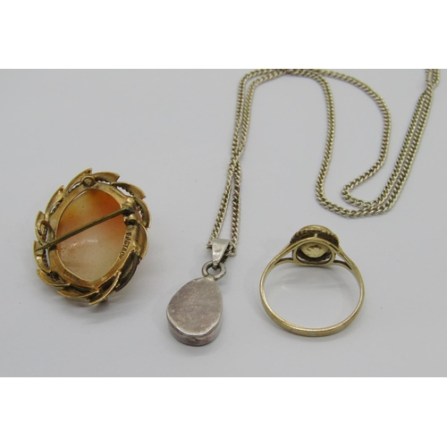 256 - Group of jewellery comprising a 9ct citrine ring, size L/M, 2g, a vintage 9ct cameo brooch, 5g and a... 