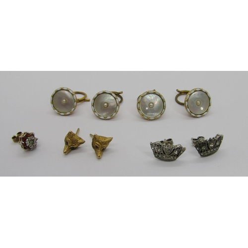 263 - Group of jewellery comprising a set of four antique 9ct mother of pearl and enamel buttons, a pair o... 