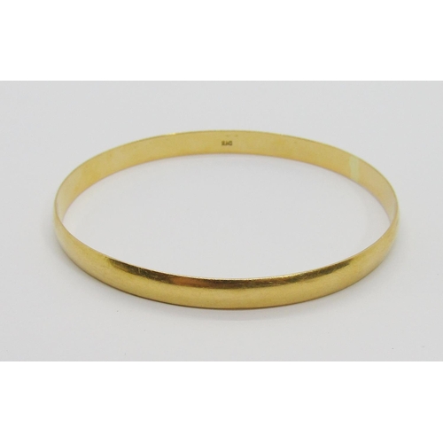 277 - Middle Eastern 21ct bangle, 6.4cm diameter approx, 15.8g