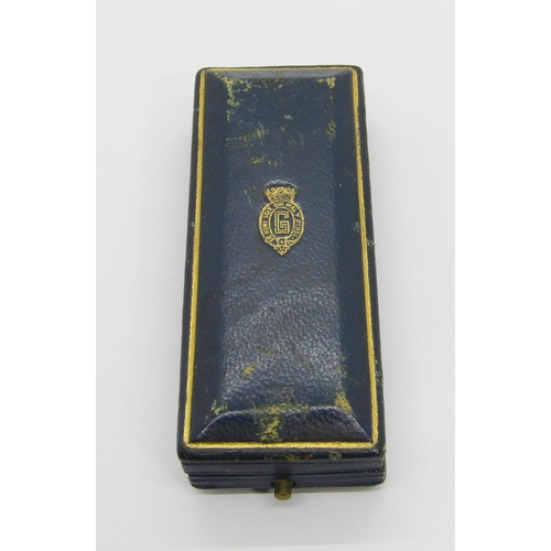 289 - Order of the Garter 9ct stick pin with enamelled motto 'Honi Soit Qui Mal Y Pense', maker Turner & S... 