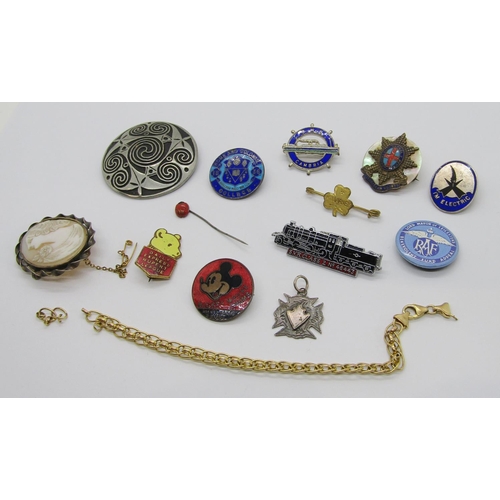 332 - Mixed group of jewellery to include a 9ct fancy link bracelet, 3.7g (af), a Home and Colonial Colleg... 