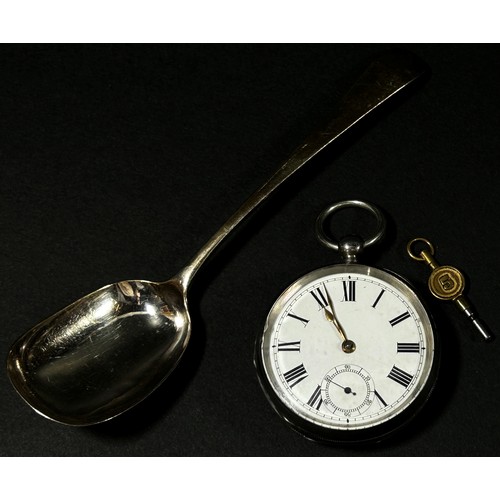 422 - A silver cased fob / pocket watch with white enamel dial, black Roman numerals and subsidiary second... 