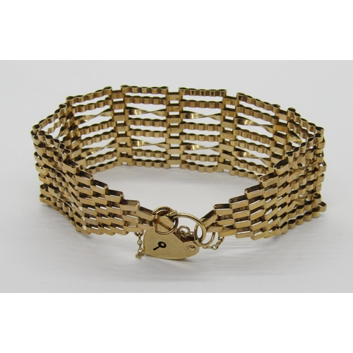 324 - 9ct twisted gate link bracelet, maker 'ASJ', London 1978, 16.4g