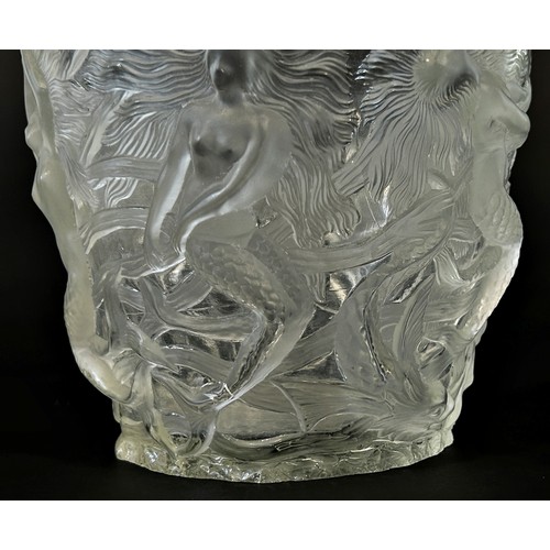 182 - A Verlys Mermaid glass vase, circa 1930’s engraved with mermaids swimming amongst fish, engraved 'Ve... 