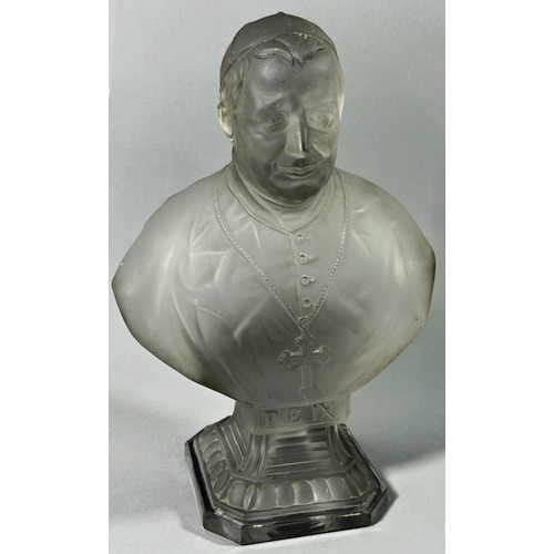 186 - An antique St Louis Depose frosted glass bust of Pope Pius IX (1846-1878), stamp to the back, 26cm h... 