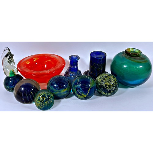 194 - Five spherical Mdina Glass paperweights, a Mdina Glass horse head paperweight, together with four fu... 