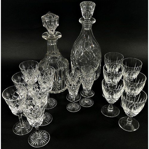 195 - A large selection of good quality crystal cut glass ware, including glasses, sundae bowls, an ice bu... 