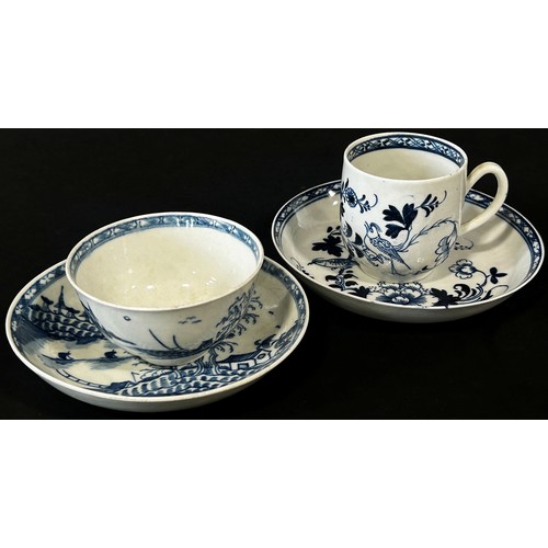 114 - An 18th century Worcester tea bowl and saucer in the Rock Strada Island pattern, together with a Wor... 