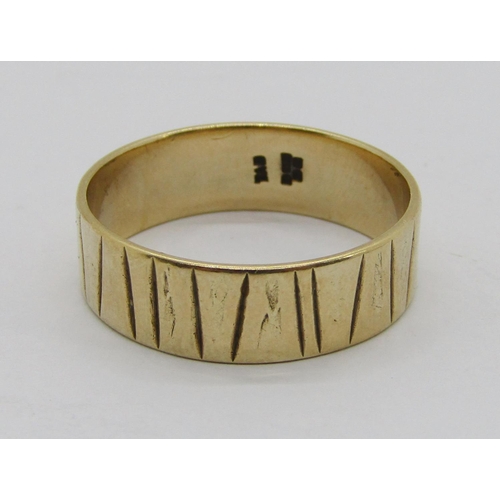 307 - 9ct wedding ring, maker 'TAD', Birmingham 1974, size S/T, 3.6g