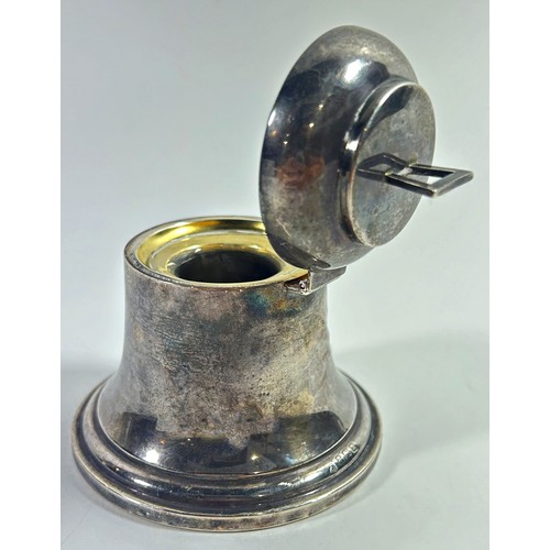 264 - A silver campana shaped inkwell with a gilded interior cap and original well, Birmingham 1922, maker... 