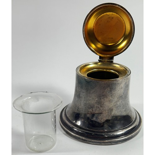 264 - A silver campana shaped inkwell with a gilded interior cap and original well, Birmingham 1922, maker... 