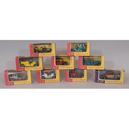 702 - A mixed lot of  models including 9 vintage Matchbox cars in pink/ purple/ yellow boxes, unboxed Lled... 