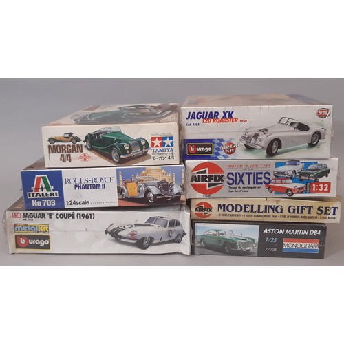 707 - Six 1990's boxed model kits of classic cars by Airfix, Burago, Italeri, Monogram and Tamiya together... 