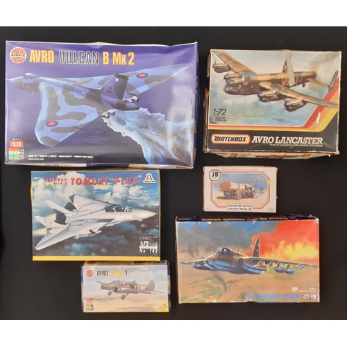 716 - Five vintage 1:72 scale model aircraft kits  including Airfix Avro Vulcan B Mk 2, others by  Italeri... 