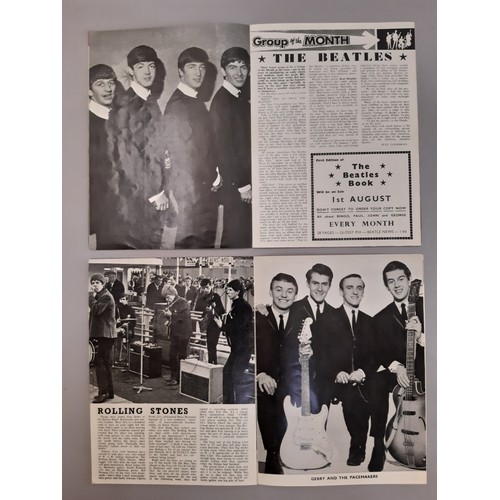 692 - A collection of vintage  pop music magazines including 13 editions of Melody Maker 1968-82, 4  editi... 