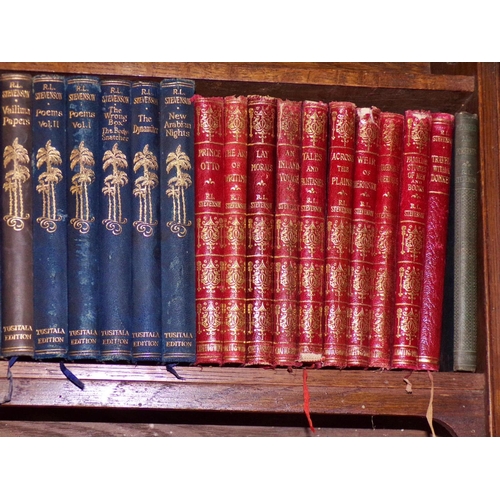 617 - A desk top bookcase featuring works by R L Stevenson and Rudyard Kipling among others (28) early 20t... 