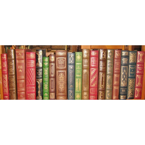 621 - A large library of classic novels published by Reader's Digest in attractive leather & gilt bindings... 